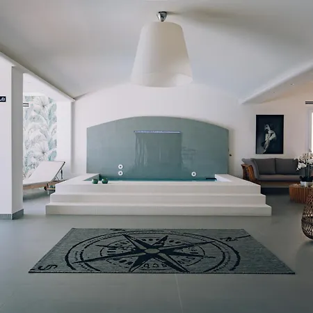 Sant'elia Luxury Home&spa Con Accesso Al Mare Apartment